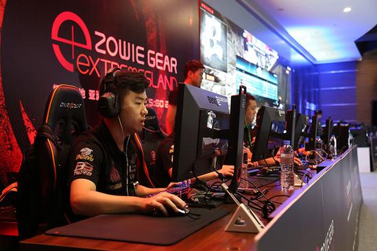 而是有资格 而是有资格